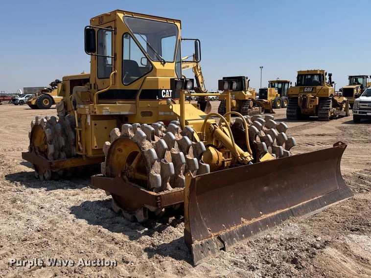 image for item EW4607 1979 Caterpillar 815 soil compactor