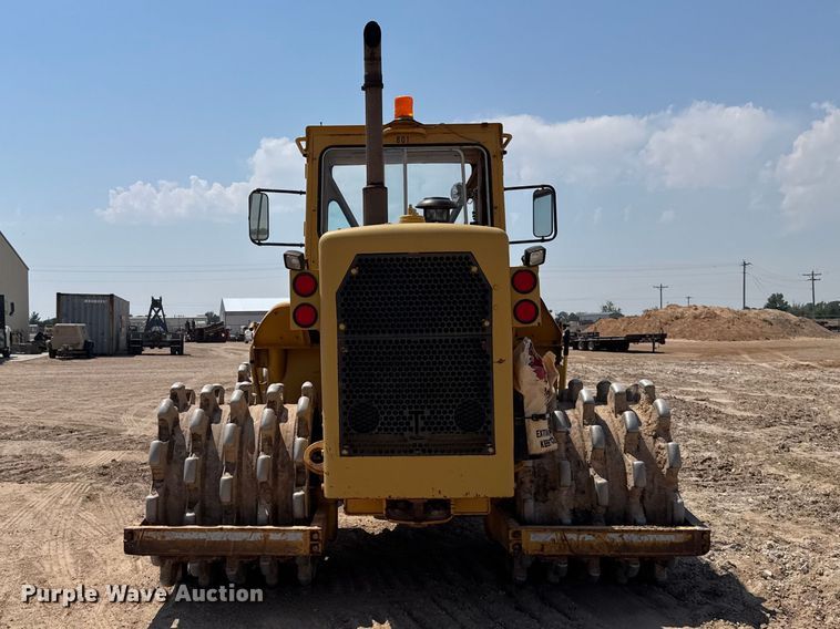 image for item EW4607 1979 Caterpillar 815 soil compactor