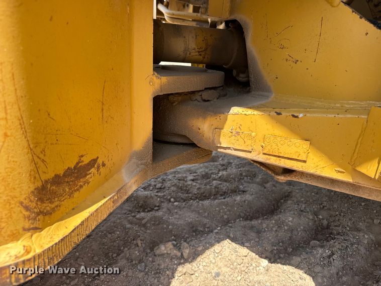 image for item EW4607 1979 Caterpillar 815 soil compactor