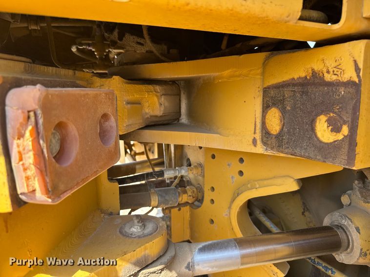 image for item EW4607 1979 Caterpillar 815 soil compactor