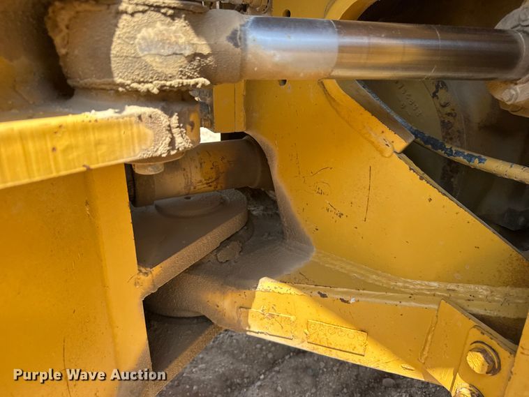 image for item EW4607 1979 Caterpillar 815 soil compactor