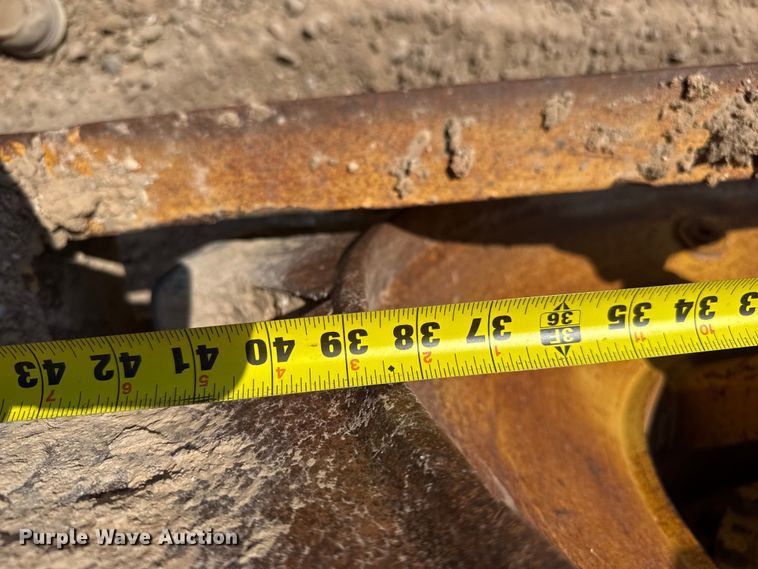 image for item EW4607 1979 Caterpillar 815 soil compactor