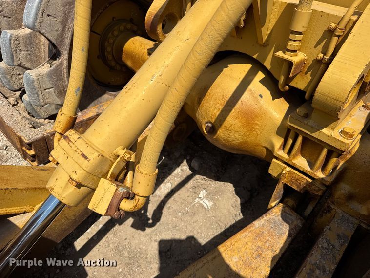 image for item EW4607 1979 Caterpillar 815 soil compactor