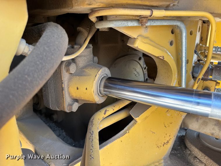 image for item EW4607 1979 Caterpillar 815 soil compactor
