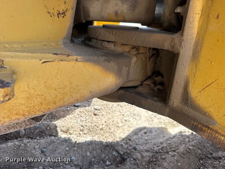 image for item EW4607 1979 Caterpillar 815 soil compactor