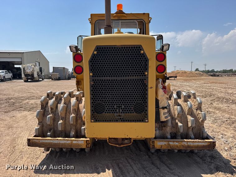 image for item EW4607 1979 Caterpillar 815 soil compactor