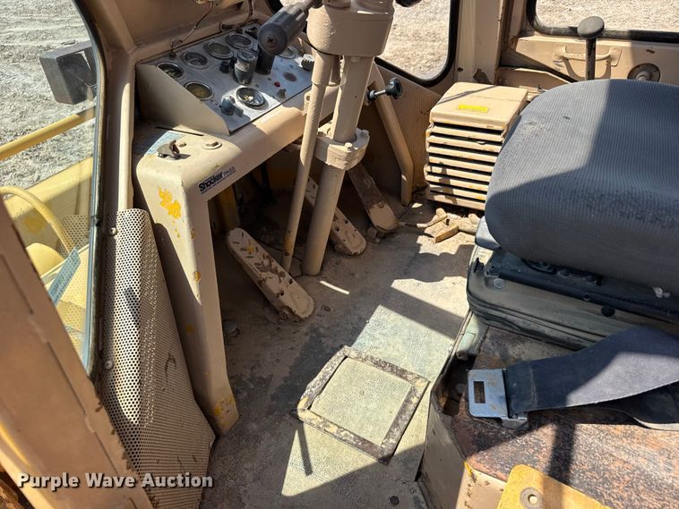 image for item EW4607 1979 Caterpillar 815 soil compactor