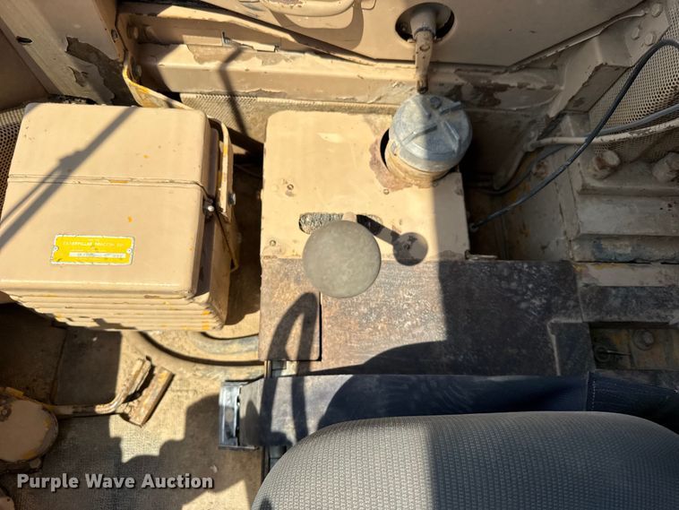 image for item EW4607 1979 Caterpillar 815 soil compactor
