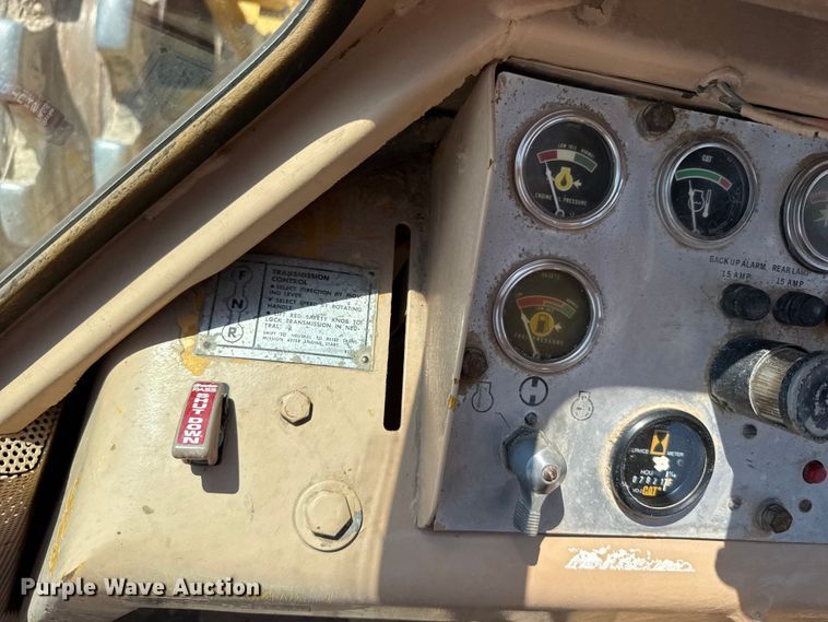 image for item EW4607 1979 Caterpillar 815 soil compactor