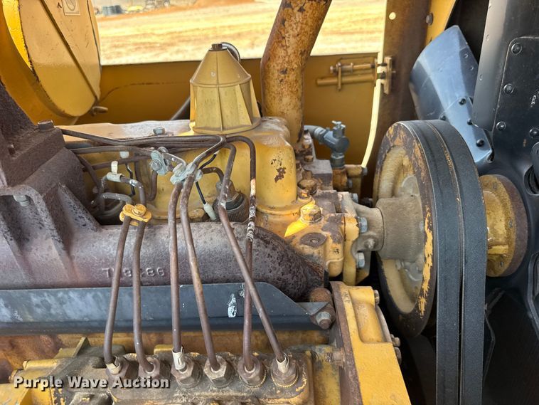 image for item EW4607 1979 Caterpillar 815 soil compactor