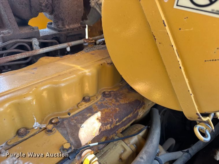 image for item EW4607 1979 Caterpillar 815 soil compactor