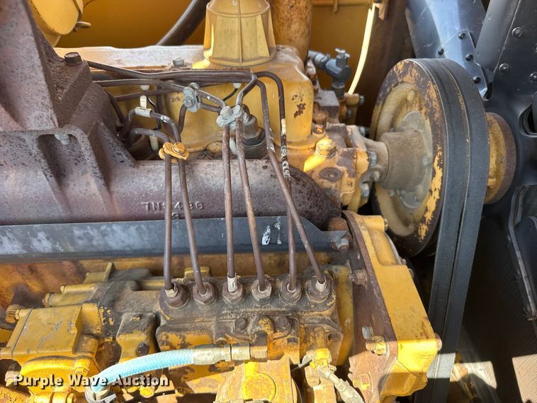 image for item EW4607 1979 Caterpillar 815 soil compactor