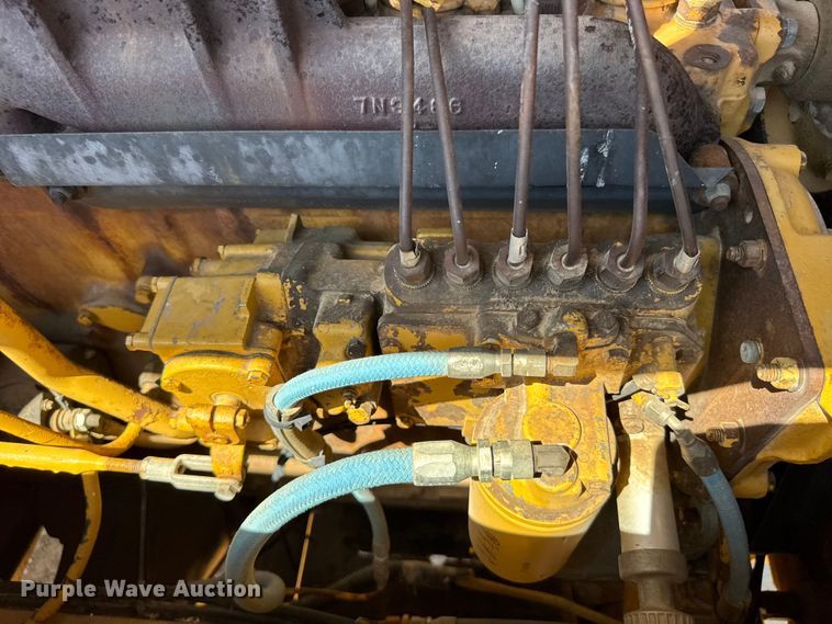 image for item EW4607 1979 Caterpillar 815 soil compactor