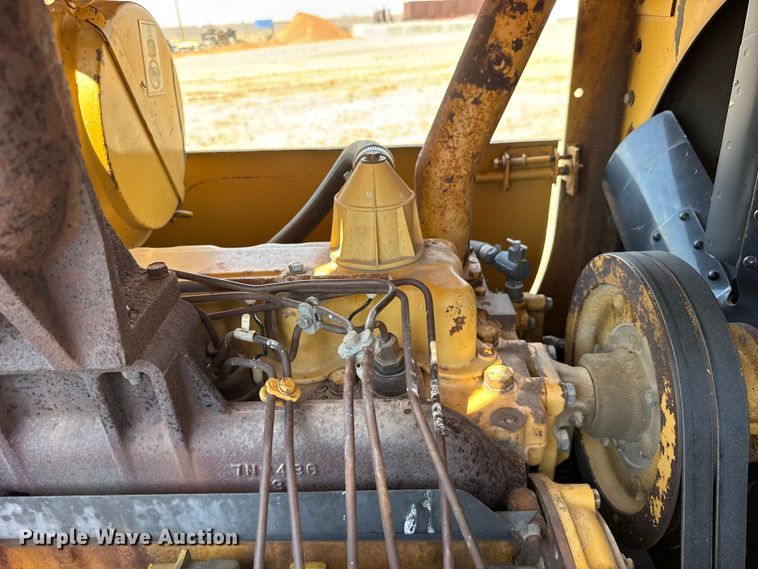 image for item EW4607 1979 Caterpillar 815 soil compactor