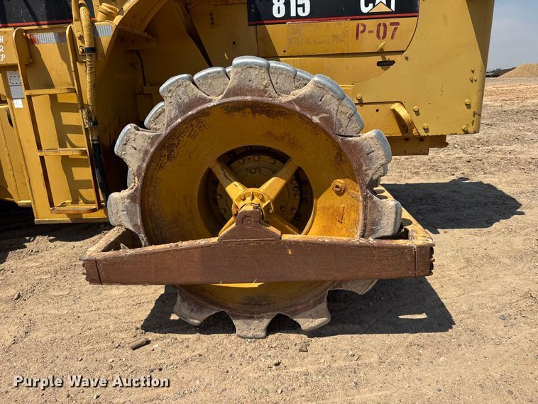image for item EW4607 1979 Caterpillar 815 soil compactor