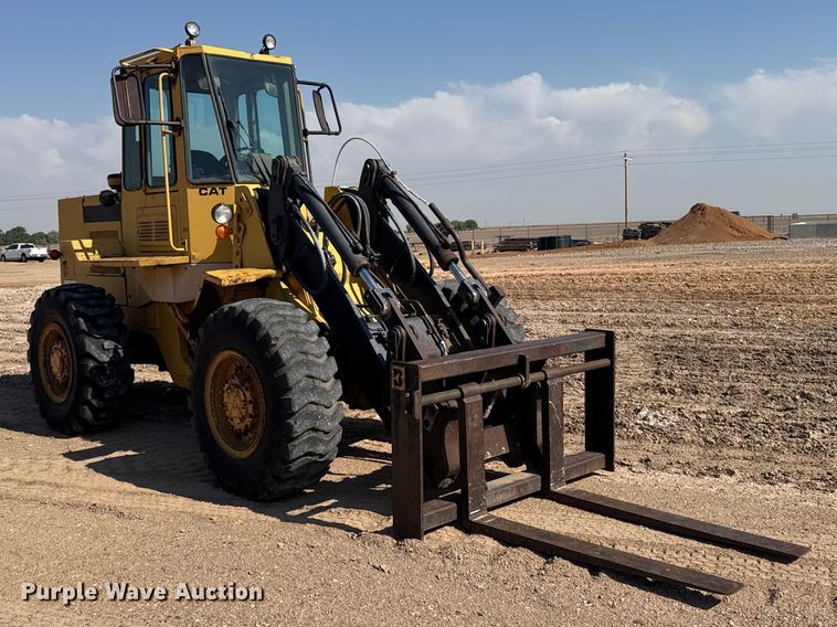 image for item EW4608 1985 Caterpillar IT28 wheel loader