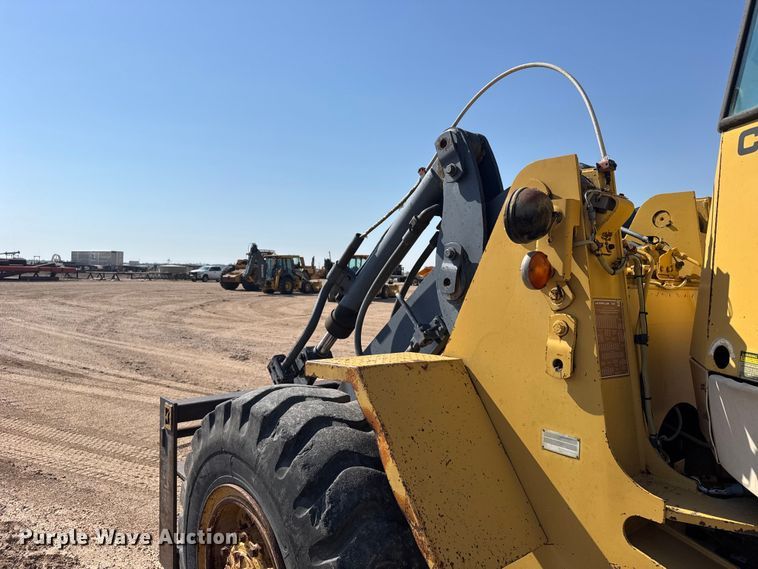 image for item EW4608 1985 Caterpillar IT28 wheel loader