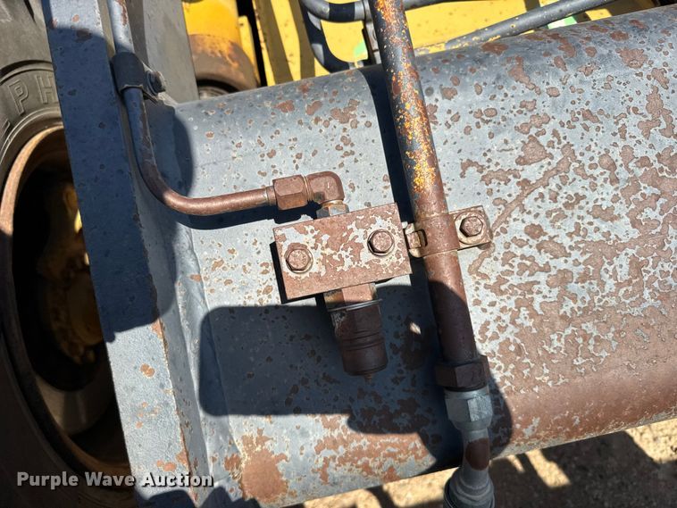 image for item EW4608 1985 Caterpillar IT28 wheel loader