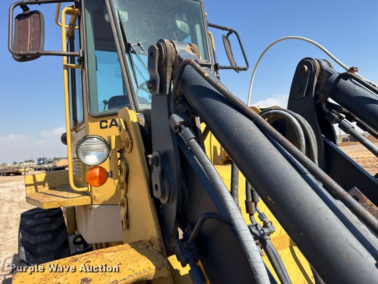 image for item EW4608 1985 Caterpillar IT28 wheel loader