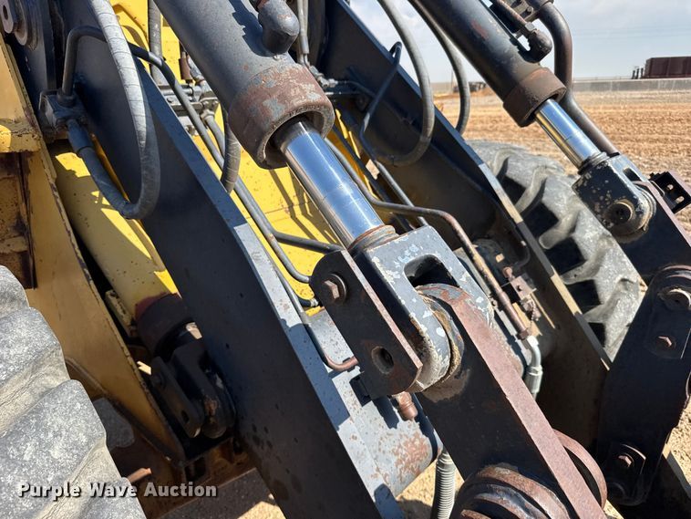 image for item EW4608 1985 Caterpillar IT28 wheel loader