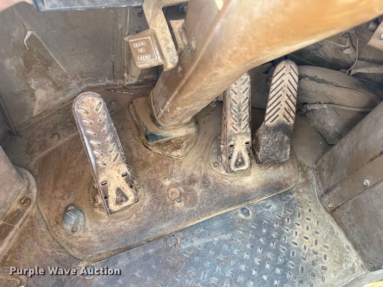 image for item EW4608 1985 Caterpillar IT28 wheel loader