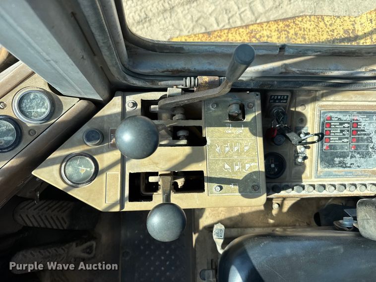 image for item EW4608 1985 Caterpillar IT28 wheel loader