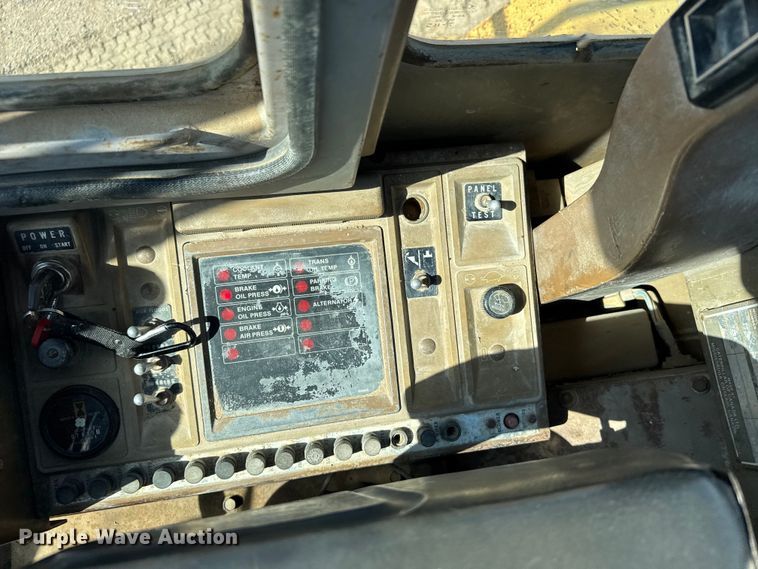 image for item EW4608 1985 Caterpillar IT28 wheel loader
