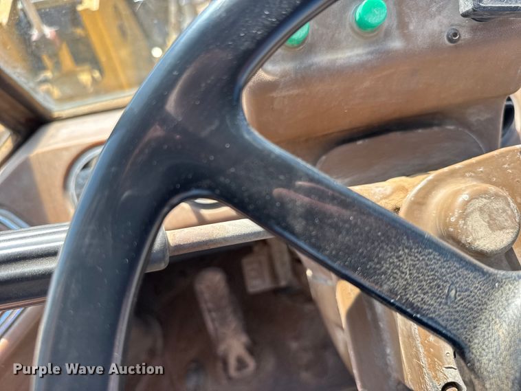 image for item EW4608 1985 Caterpillar IT28 wheel loader
