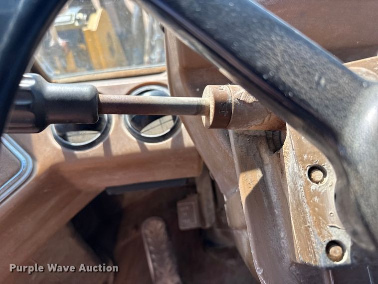 image for item EW4608 1985 Caterpillar IT28 wheel loader