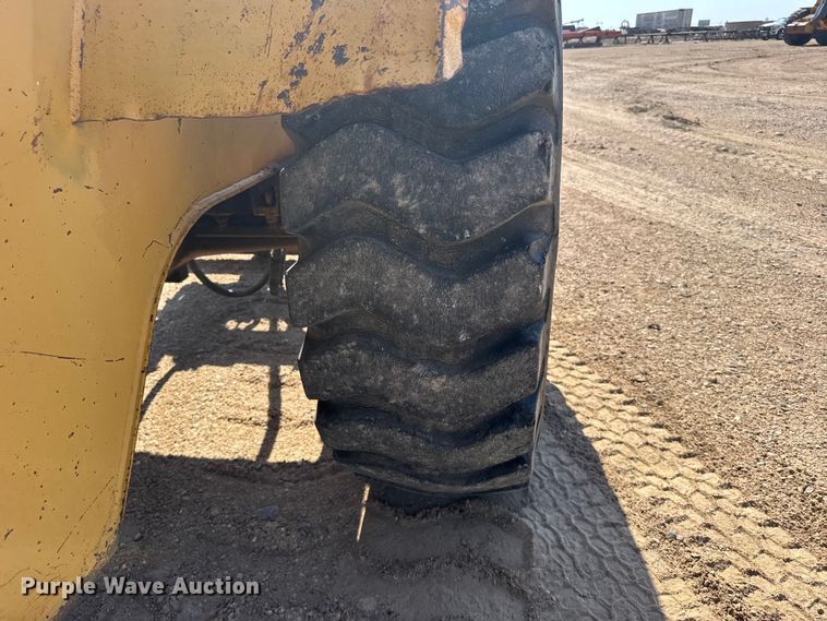 image for item EW4608 1985 Caterpillar IT28 wheel loader