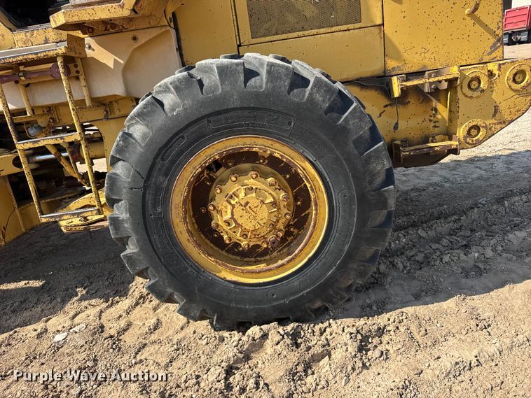 image for item EW4608 1985 Caterpillar IT28 wheel loader