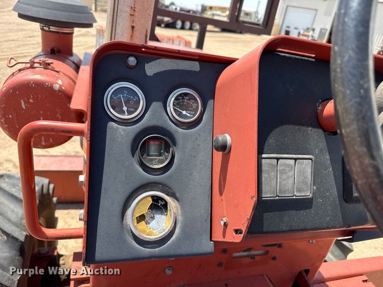 image for item EW4610 1999 Ditch Witch 8020T trencher