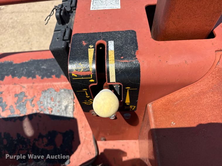 image for item EW4610 1999 Ditch Witch 8020T trencher
