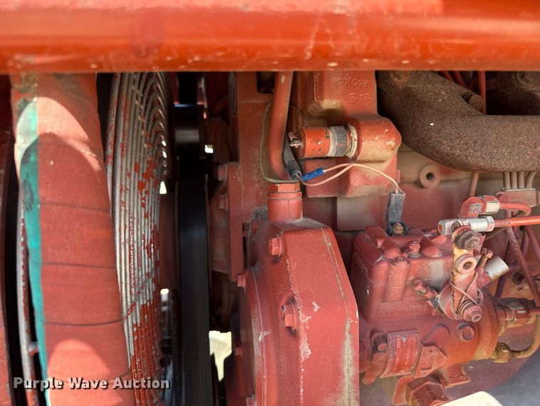 image for item EW4610 1999 Ditch Witch 8020T trencher