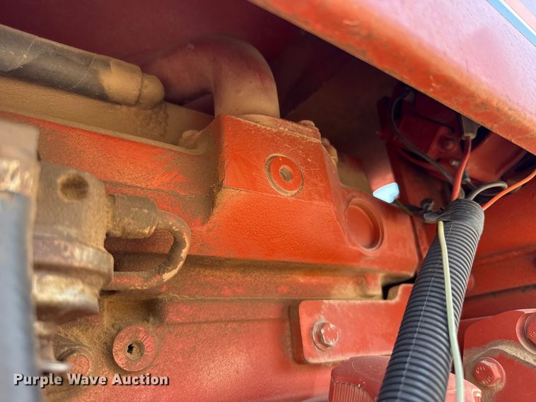image for item EW4610 1999 Ditch Witch 8020T trencher