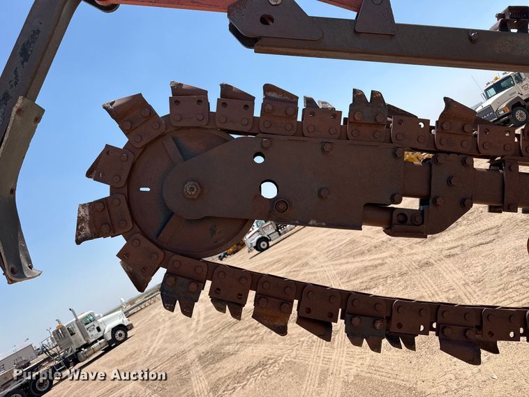 image for item EW4610 1999 Ditch Witch 8020T trencher