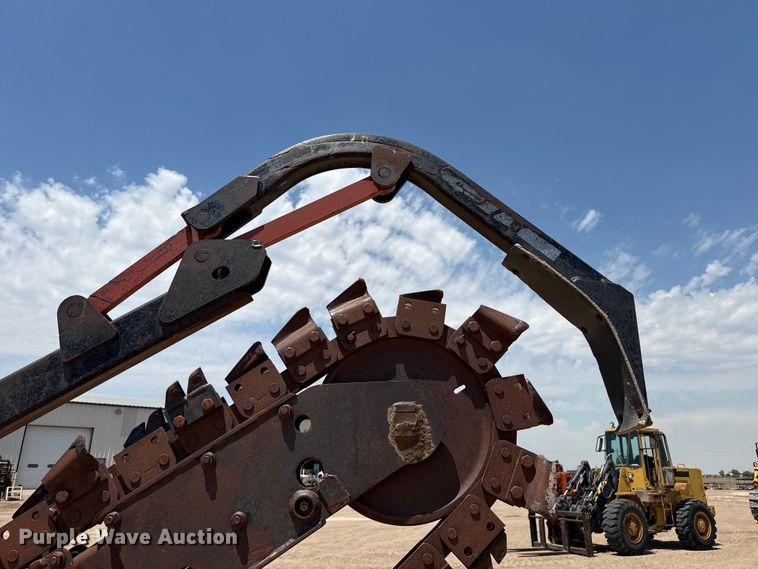 image for item EW4610 1999 Ditch Witch 8020T trencher