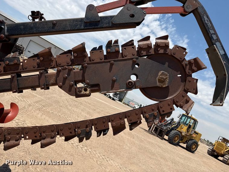 image for item EW4610 1999 Ditch Witch 8020T trencher