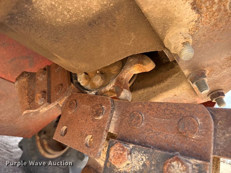 image for item EW4610 1999 Ditch Witch 8020T trencher