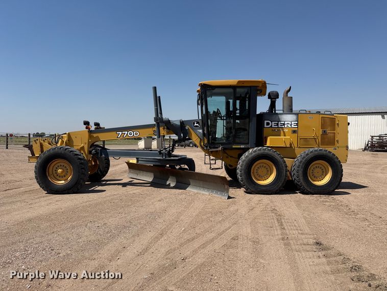 image for item EW4611 2007 John Deere 770D motor grader