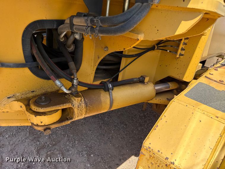 image for item EW4611 2007 John Deere 770D motor grader