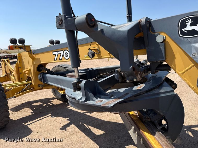 image for item EW4611 2007 John Deere 770D motor grader