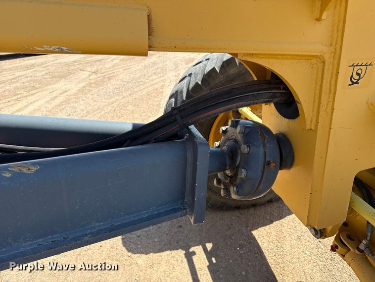 image for item EW4611 2007 John Deere 770D motor grader