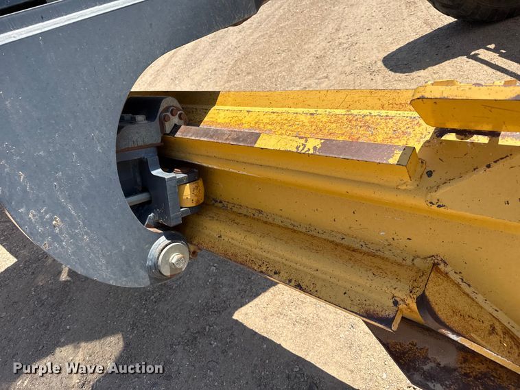 image for item EW4611 2007 John Deere 770D motor grader