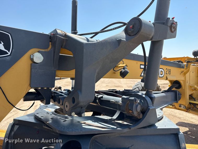 image for item EW4611 2007 John Deere 770D motor grader