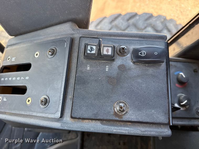 image for item EW4611 2007 John Deere 770D motor grader