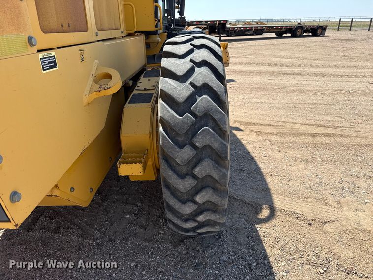image for item EW4611 2007 John Deere 770D motor grader