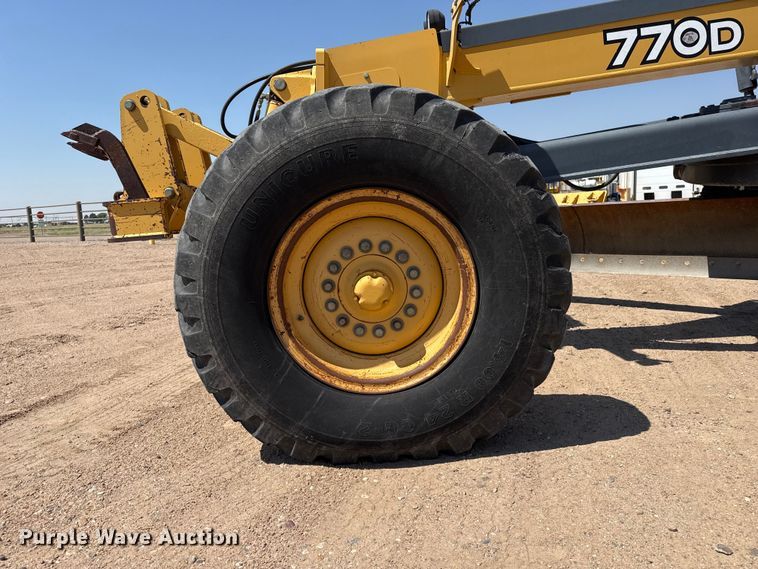 image for item EW4611 2007 John Deere 770D motor grader