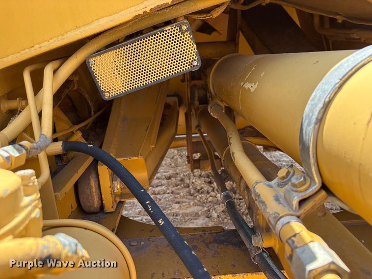 image for item EW4613 1998 Caterpillar 615C Series II elevating scraper