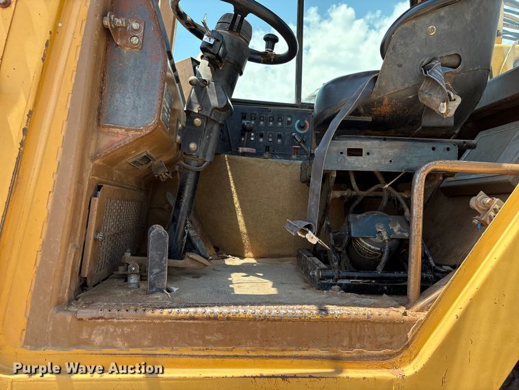 image for item EW4613 1998 Caterpillar 615C Series II elevating scraper